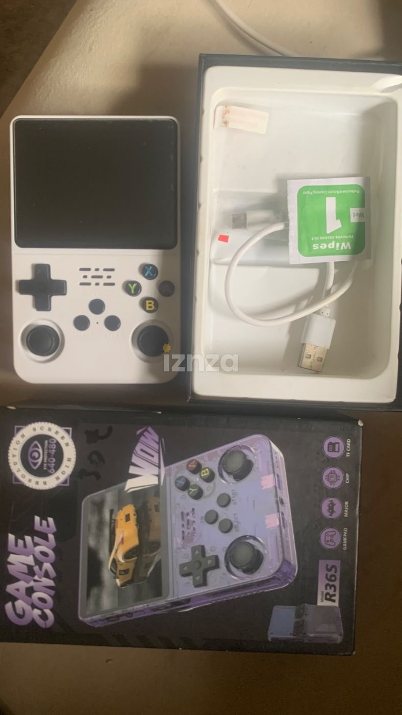 R36S Retro Game Console — 3